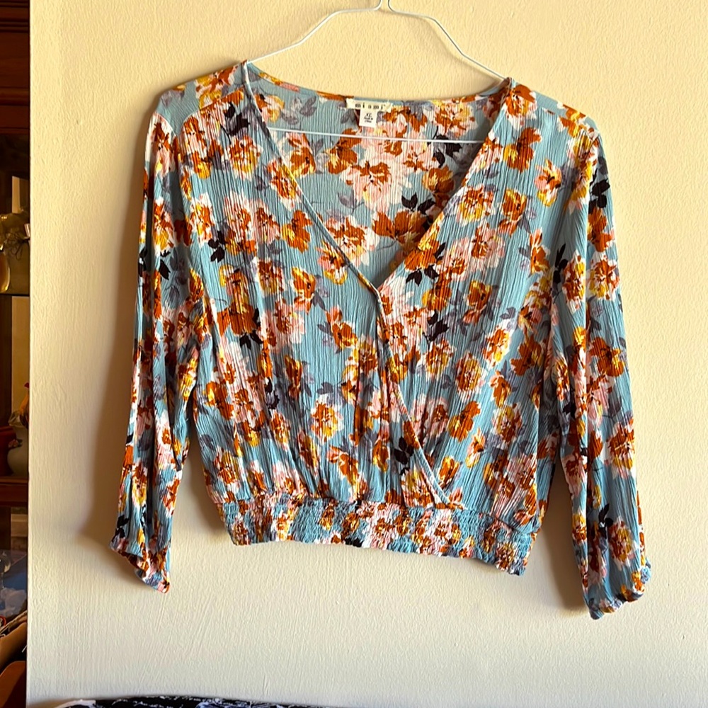 Floral crop top blouse